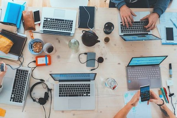 Emploi dans la formation informatique en France : Guide complet